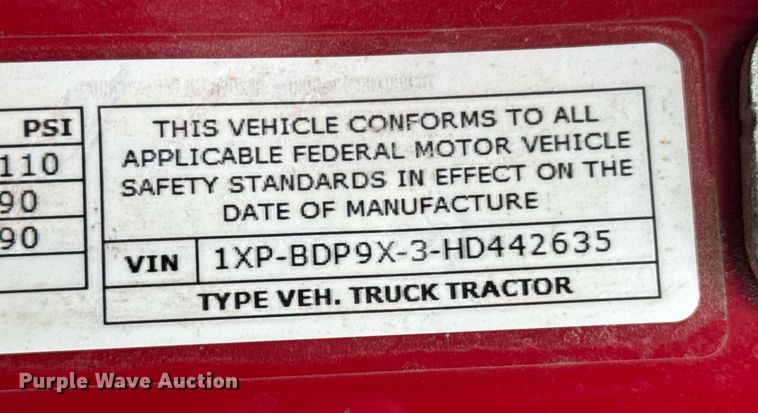 image for item DO0278 2017 Peterbilt 579 semi truck