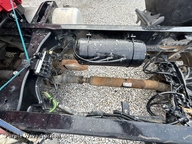 image for item DO0279 2020 Peterbilt 579 semi truck