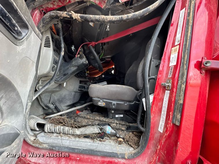 image for item DO0279 2020 Peterbilt 579 semi truck