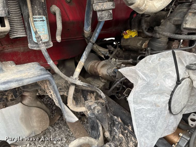 image for item DO0279 2020 Peterbilt 579 semi truck