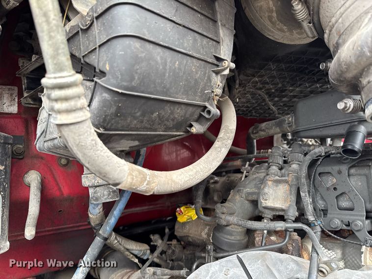 image for item DO0279 2020 Peterbilt 579 semi truck