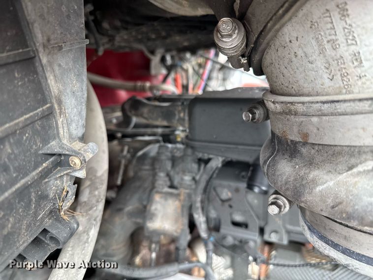 image for item DO0279 2020 Peterbilt 579 semi truck