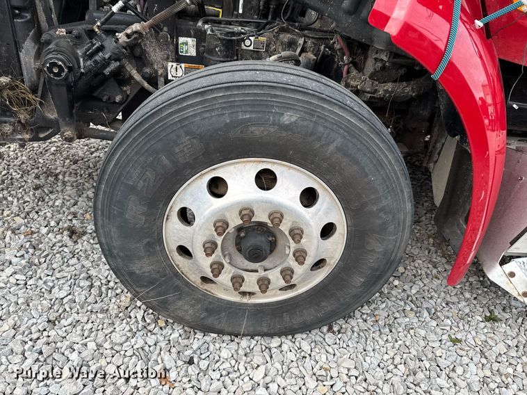 image for item DO0279 2020 Peterbilt 579 semi truck