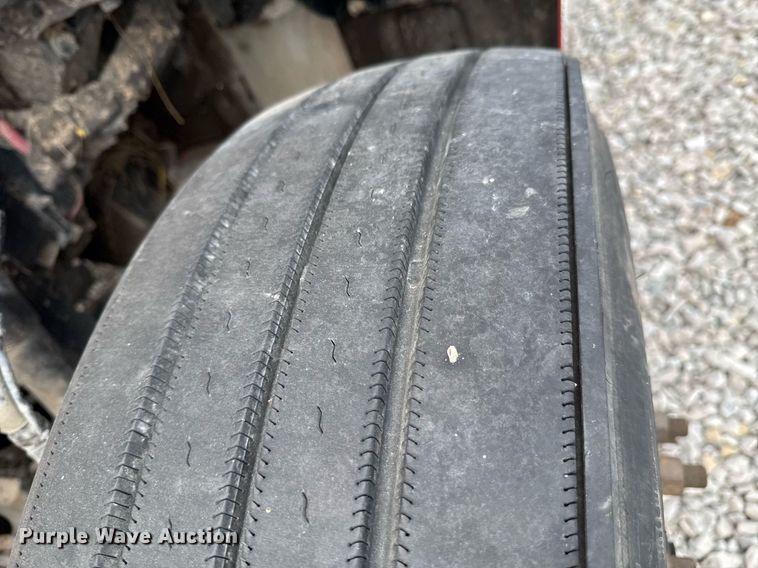 image for item DO0279 2020 Peterbilt 579 semi truck