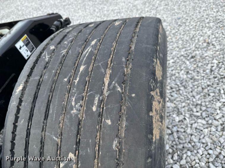 image for item DO0279 2020 Peterbilt 579 semi truck