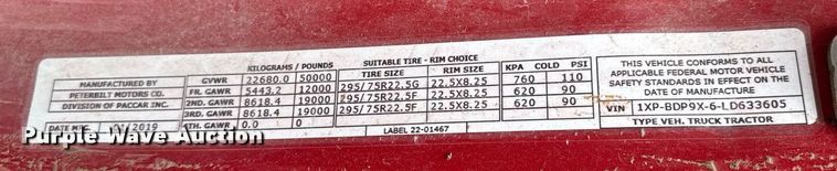 image for item DO0279 2020 Peterbilt 579 semi truck