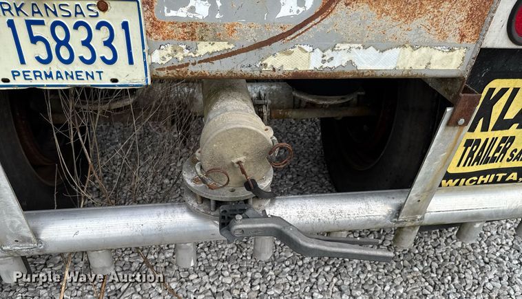 image for item DO0280 2000 Kraft P-41-1000 pneumatic dry bulk trailer