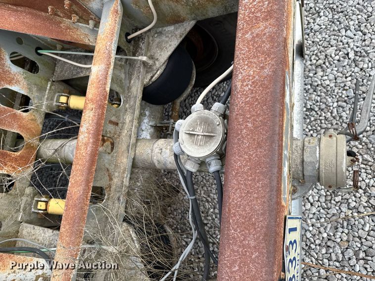 image for item DO0280 2000 Kraft P-41-1000 pneumatic dry bulk trailer