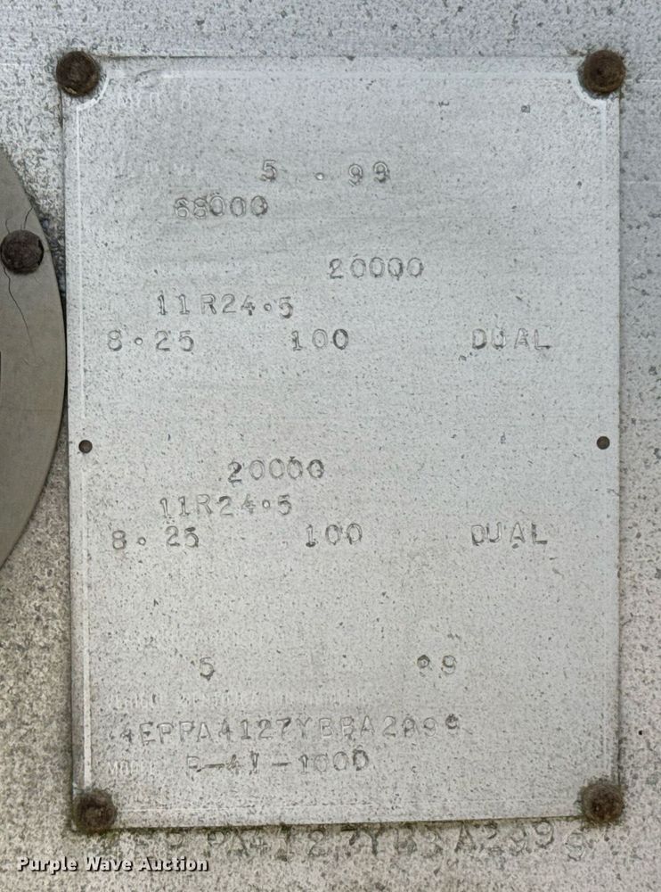 image for item DO0280 2000 Kraft P-41-1000 pneumatic dry bulk trailer