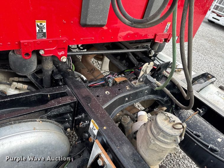 image for item DO0281 2017 Peterbilt 579 semi truck