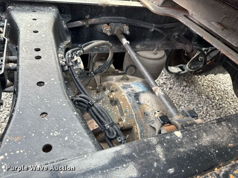 image for item DO0281 2017 Peterbilt 579 semi truck