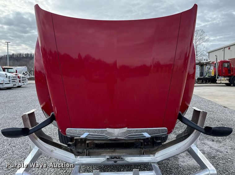 image for item DO0281 2017 Peterbilt 579 semi truck