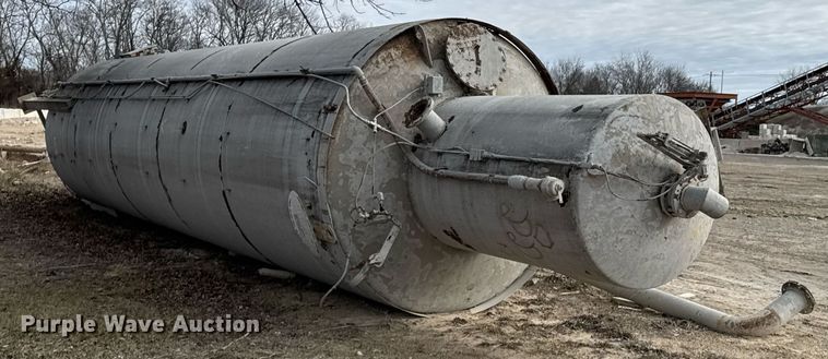 image for item DO0377 Free Flow cement silo