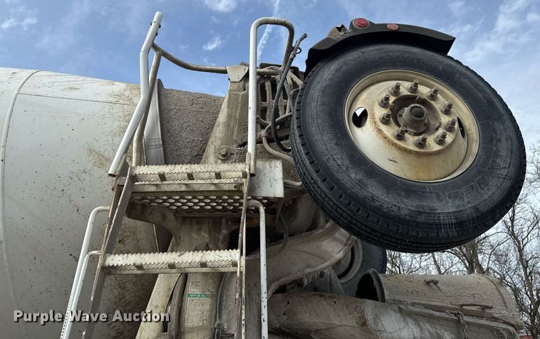 image for item DO0379 2016 Kenworth W900 ready mix truck