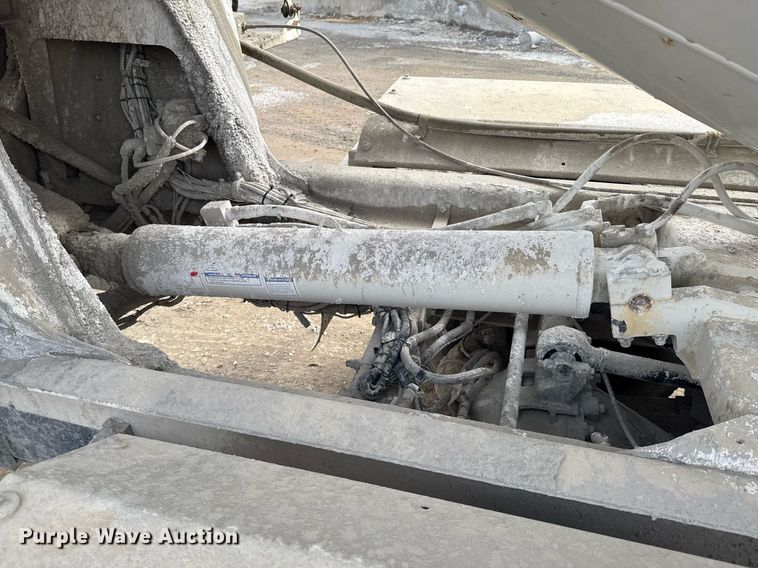 image for item DO0379 2016 Kenworth W900 ready mix truck