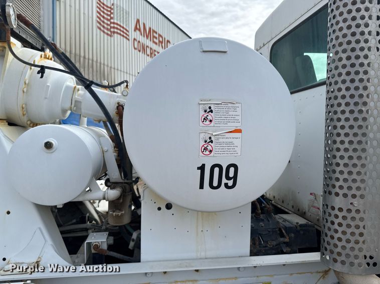 image for item DO0379 2016 Kenworth W900 ready mix truck