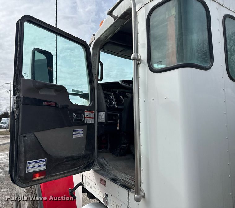 image for item DO0379 2016 Kenworth W900 ready mix truck