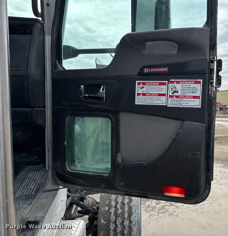 image for item DO0379 2016 Kenworth W900 ready mix truck