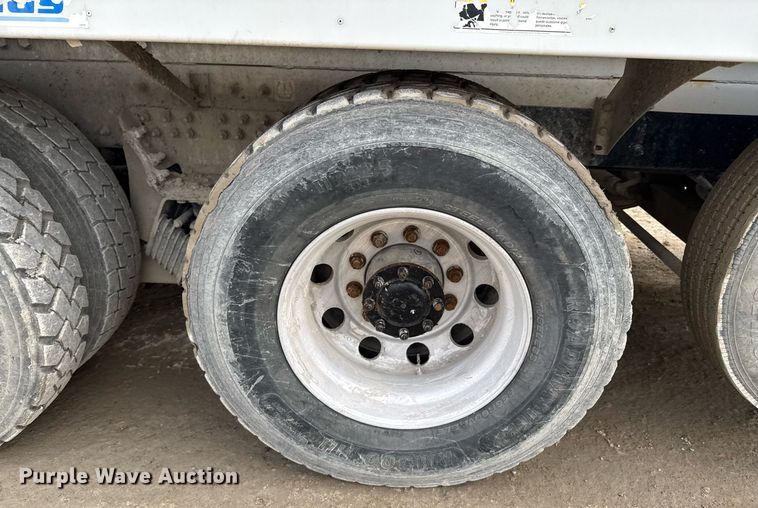 image for item DO0379 2016 Kenworth W900 ready mix truck