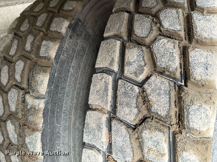 image for item DO0379 2016 Kenworth W900 ready mix truck