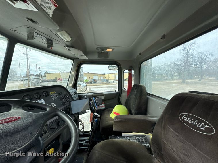 image for item DO0380 2015 Peterbilt 365 ready mix truck