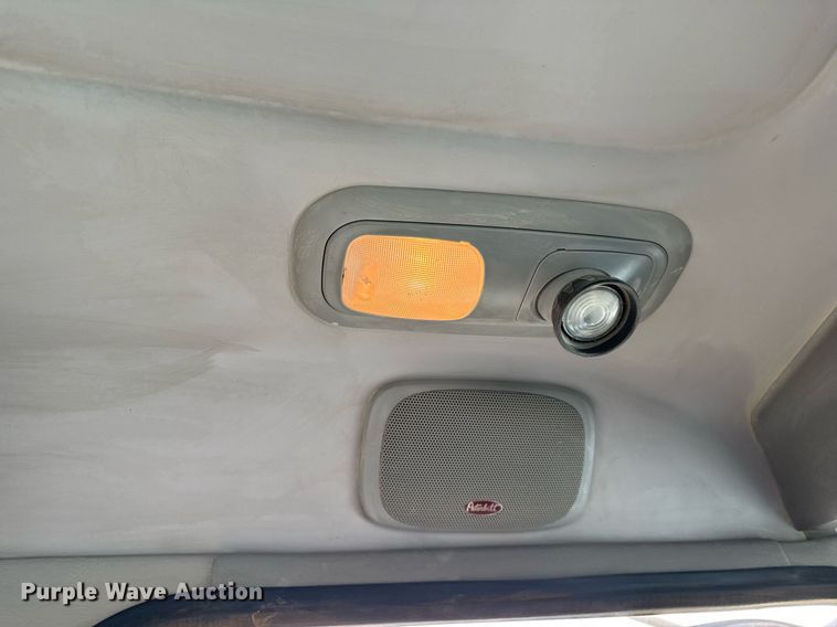 image for item DO0380 2015 Peterbilt 365 ready mix truck