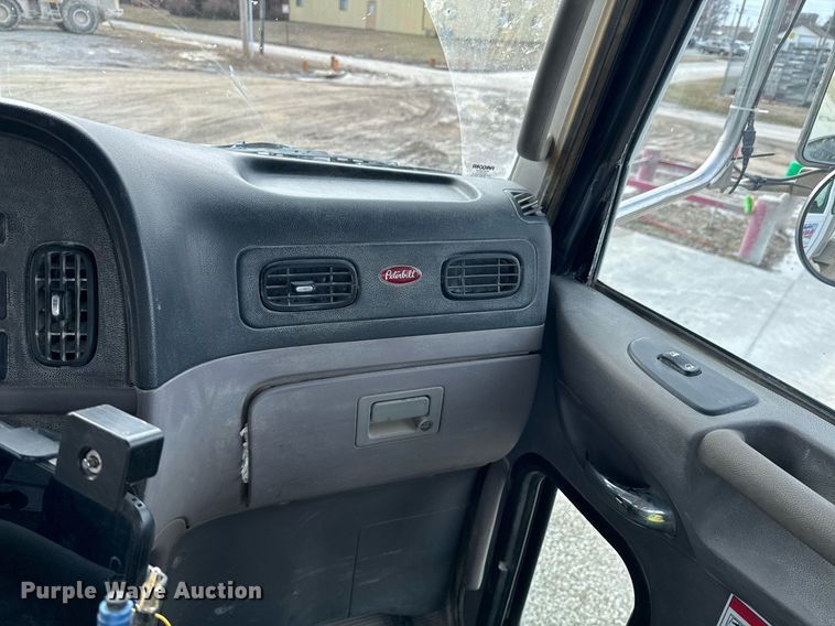 image for item DO0380 2015 Peterbilt 365 ready mix truck