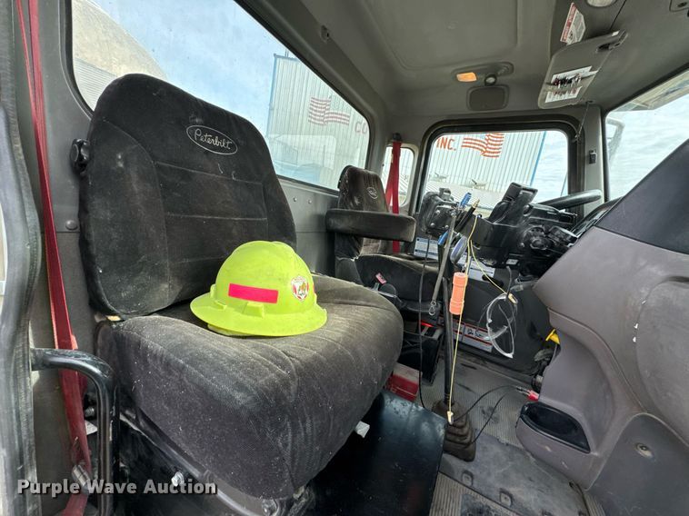 image for item DO0380 2015 Peterbilt 365 ready mix truck