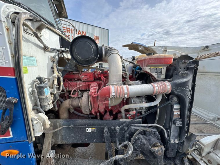 image for item DO0380 2015 Peterbilt 365 ready mix truck