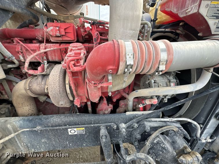 image for item DO0380 2015 Peterbilt 365 ready mix truck