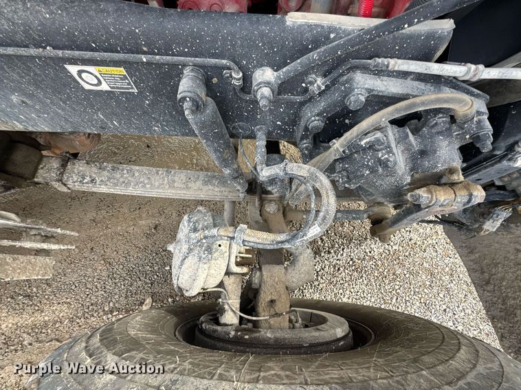 image for item DO0380 2015 Peterbilt 365 ready mix truck