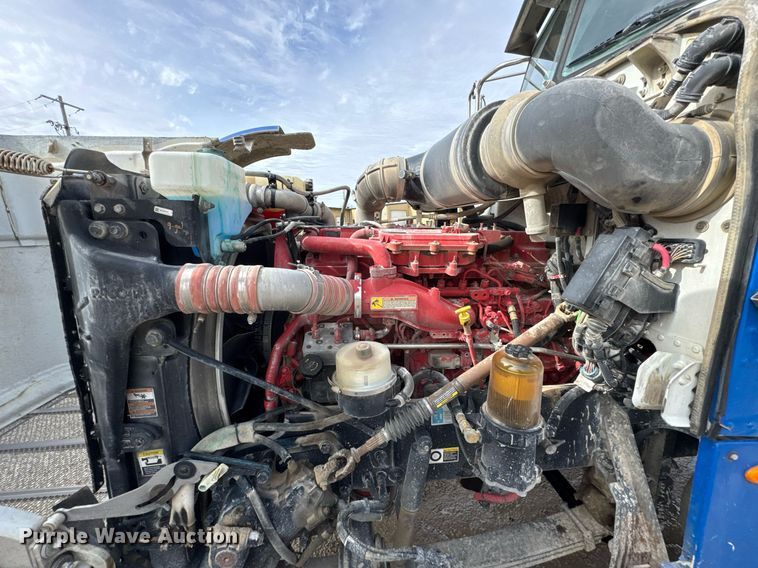 image for item DO0380 2015 Peterbilt 365 ready mix truck