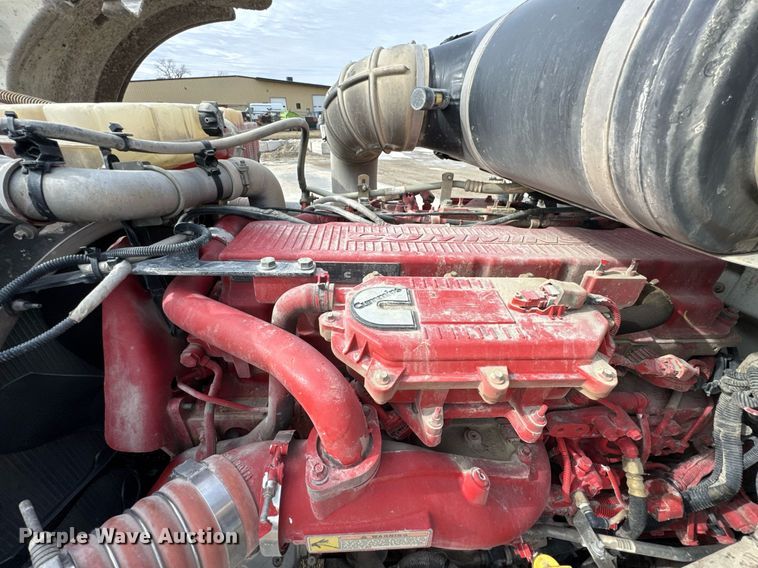 image for item DO0380 2015 Peterbilt 365 ready mix truck