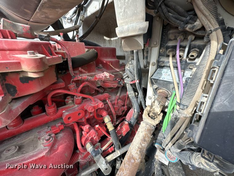 image for item DO0380 2015 Peterbilt 365 ready mix truck