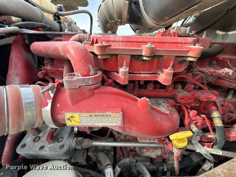 image for item DO0380 2015 Peterbilt 365 ready mix truck