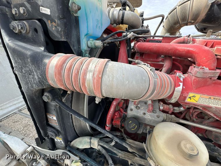 image for item DO0380 2015 Peterbilt 365 ready mix truck