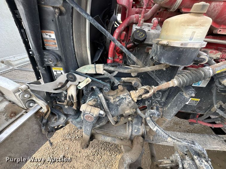 image for item DO0380 2015 Peterbilt 365 ready mix truck