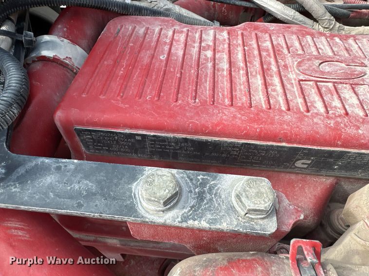 image for item DO0380 2015 Peterbilt 365 ready mix truck