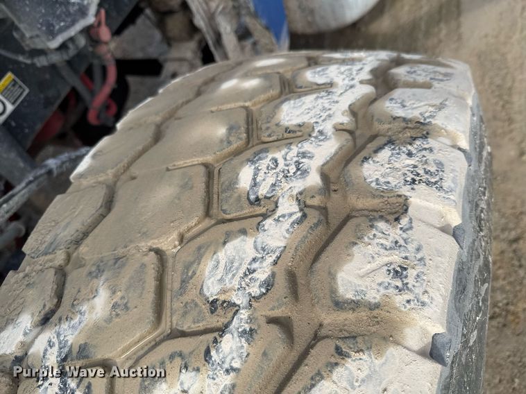 image for item DO0380 2015 Peterbilt 365 ready mix truck