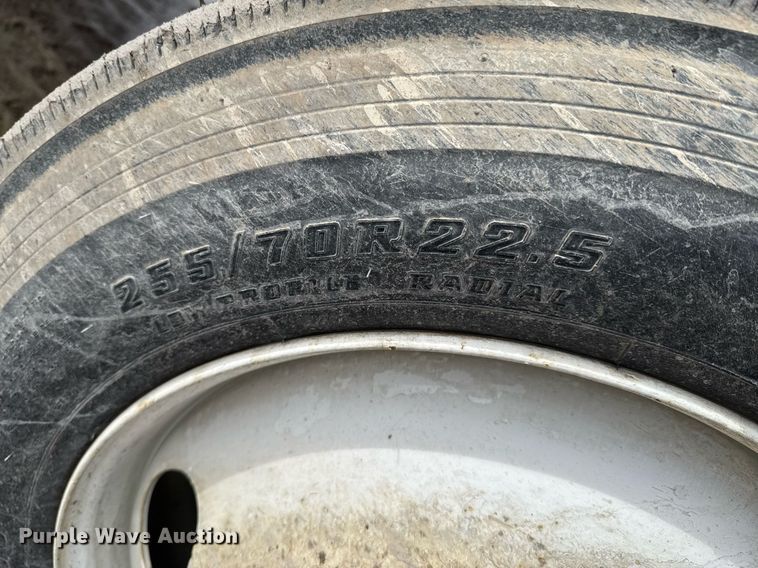 image for item DO0380 2015 Peterbilt 365 ready mix truck