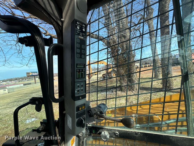 image for item DO0404 2017 Case TR340 tracked skid steer loader