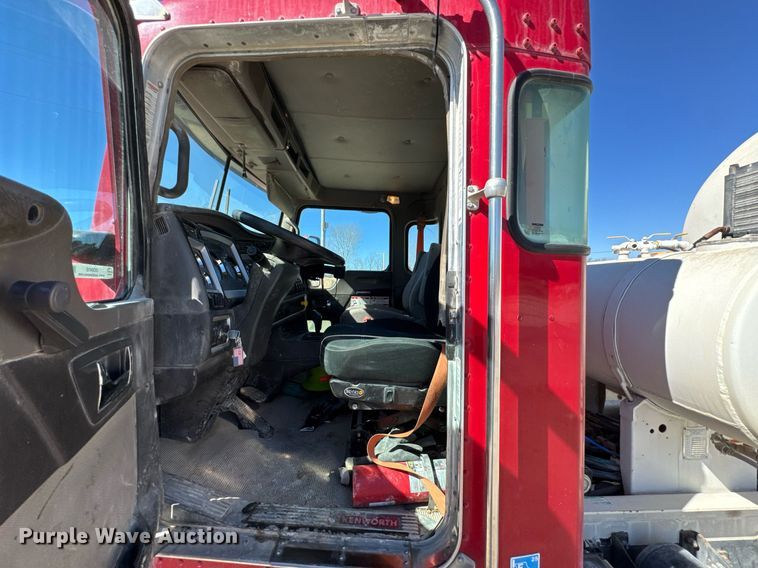 image for item DO0416 2016 Kenworth W900 ready mix truck