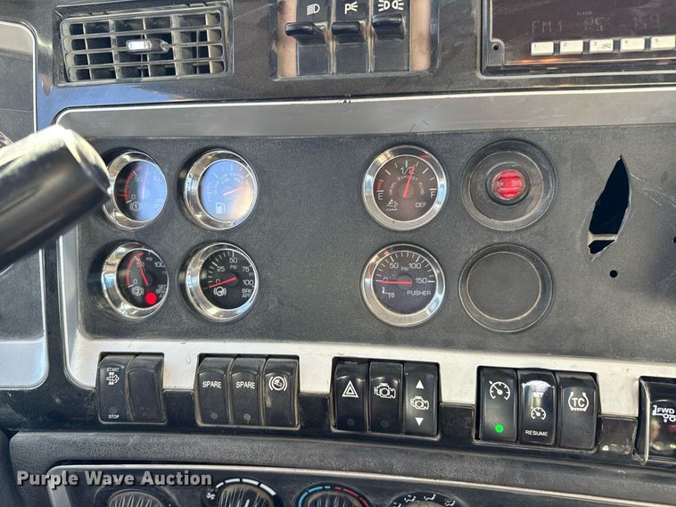 image for item DO0416 2016 Kenworth W900 ready mix truck