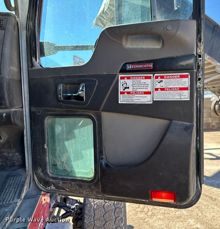 image for item DO0416 2016 Kenworth W900 ready mix truck