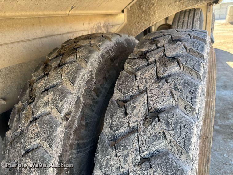 image for item DO0416 2016 Kenworth W900 ready mix truck