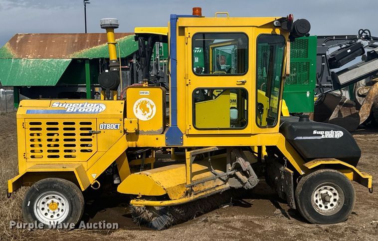 image for item DO0423 2010 Superior Broom DT80CT broom