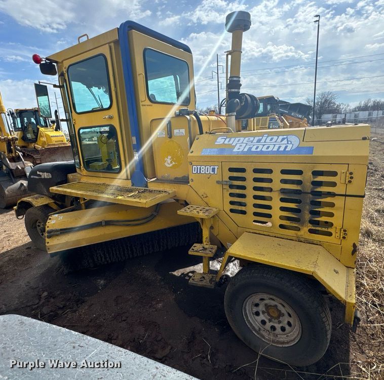 image for item DO0423 2010 Superior Broom DT80CT broom