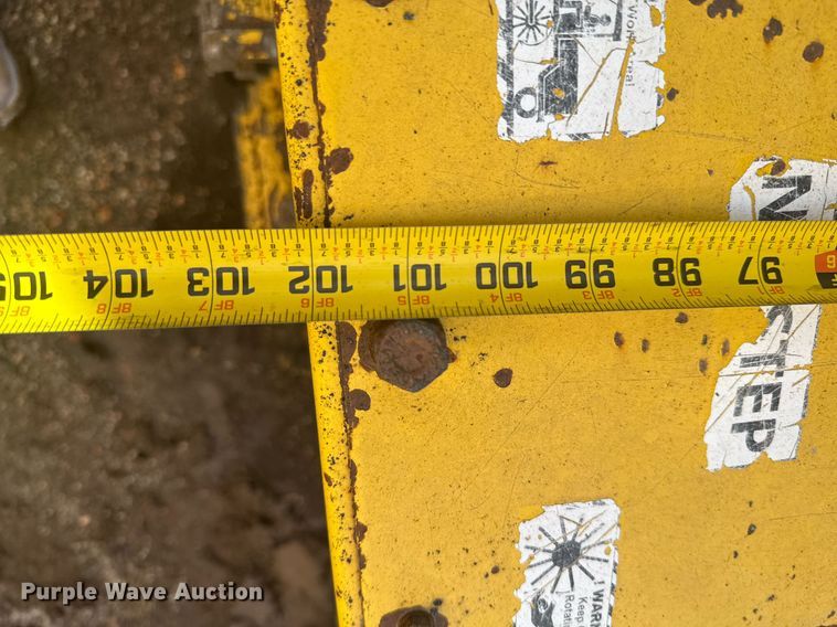 image for item DO0423 2010 Superior Broom DT80CT broom