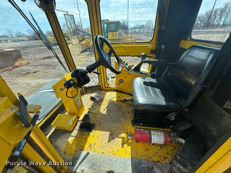 image for item DO0423 2010 Superior Broom DT80CT broom