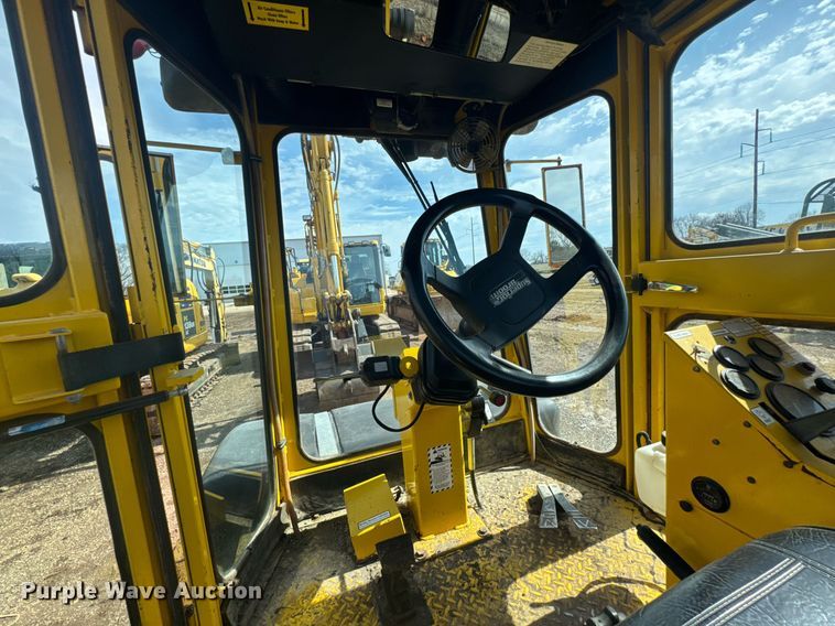 image for item DO0423 2010 Superior Broom DT80CT broom